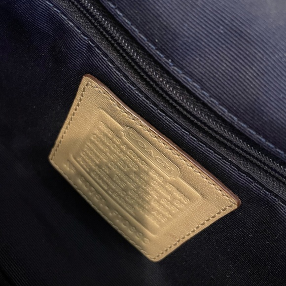 Coach Chelsea Shoulder Bag - Picture 10 of 10